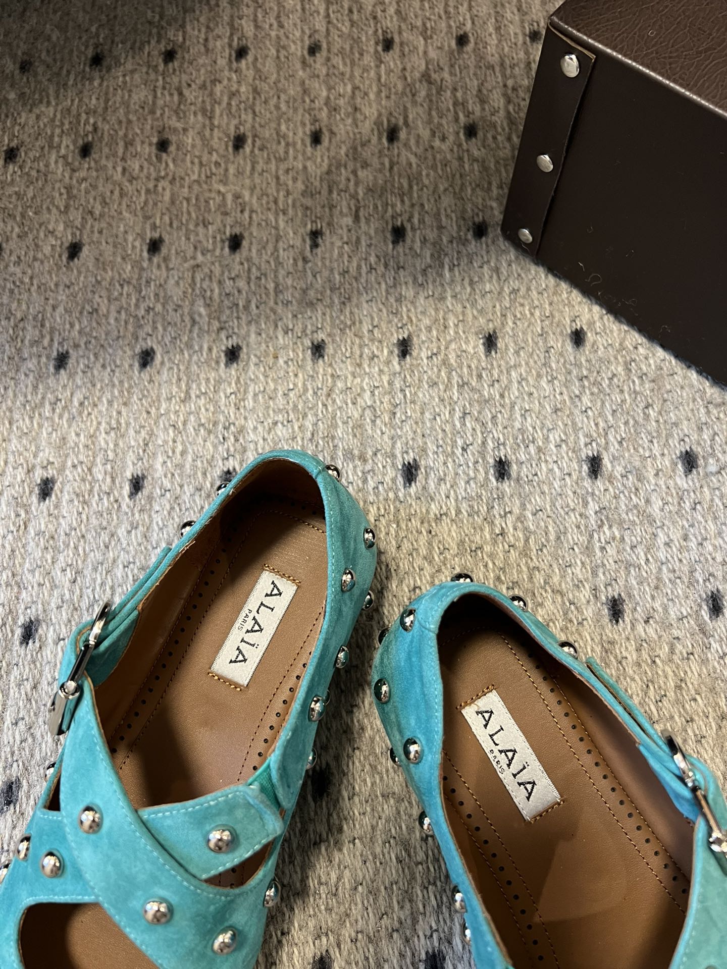 Alaia 25 Criss Cross With Stud Ballet Flats Lagoon Green Suede Sheepskin 303692