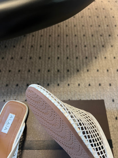 Alaia 25 Fishnet Flat Mules White  Lampskin 303681