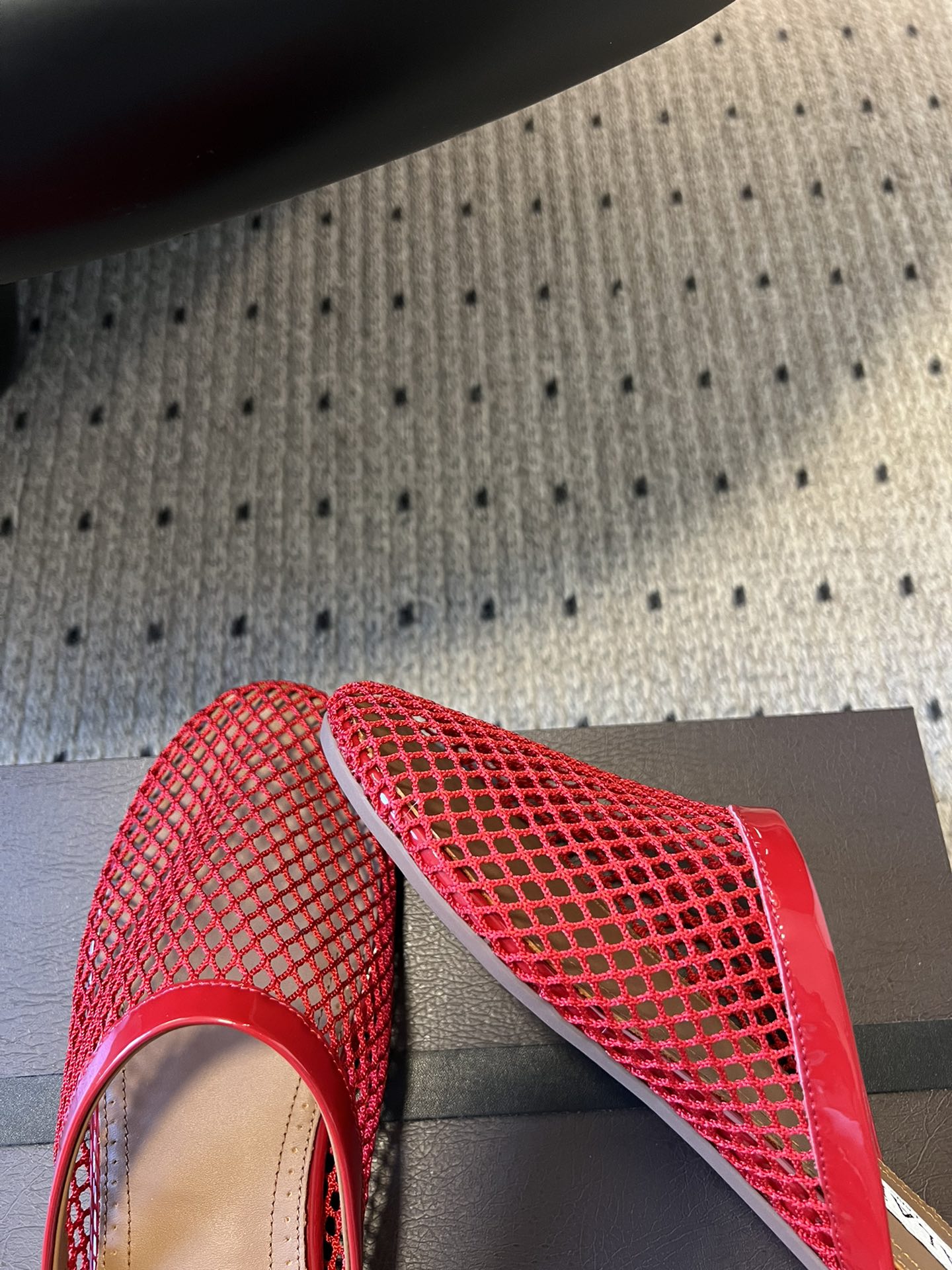Alaia 25 Fishnet Flat Mules Red Lampskin 303682