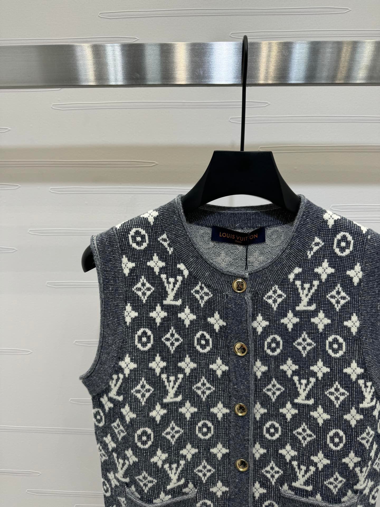 LV knitted cardigan vest