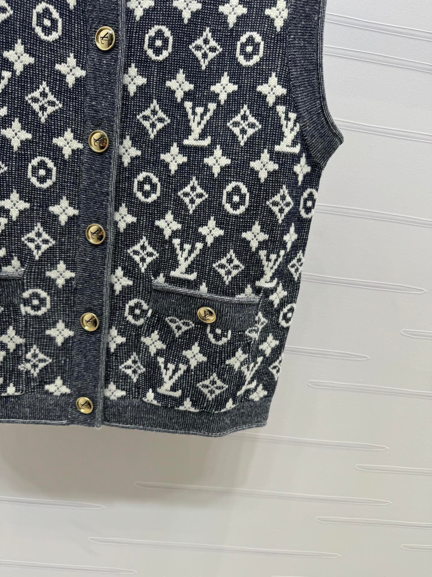 LV knitted cardigan vest