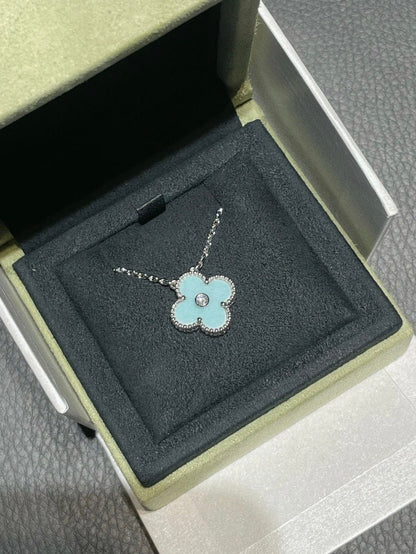 CLOVER 1 DIAMOND LIGHT BLUE SILVER NECKLACE