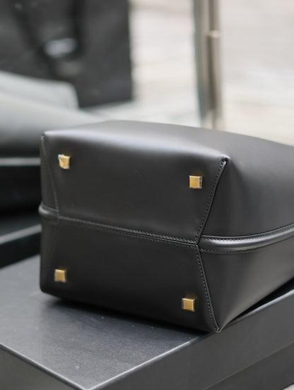 le 37 26cm black calfskin gold hardware