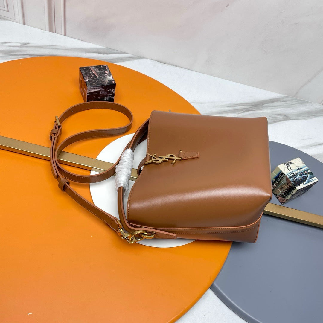 Le 5a7 Small 23cm Dark Brown Smooth Calfskin