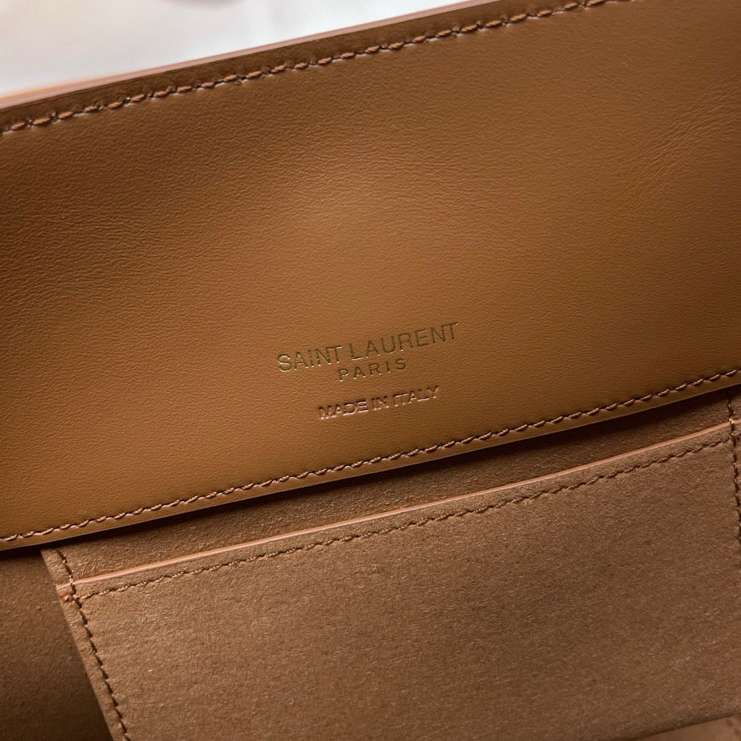 Le 5a7 Small 23cm Dark Brown Smooth Calfskin