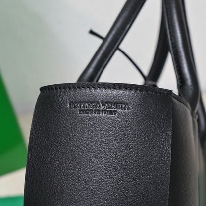 BV Pre-Owned Arco Tote Bag Black Cowhide
