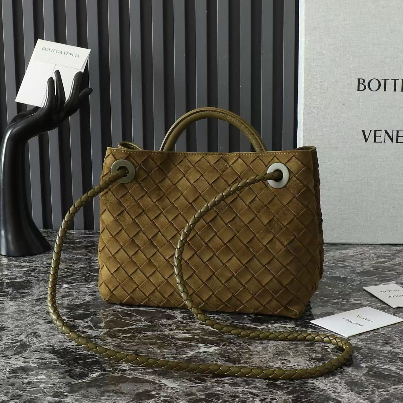 BV Andiamo 25cm Bag Rich Olive Green Suede