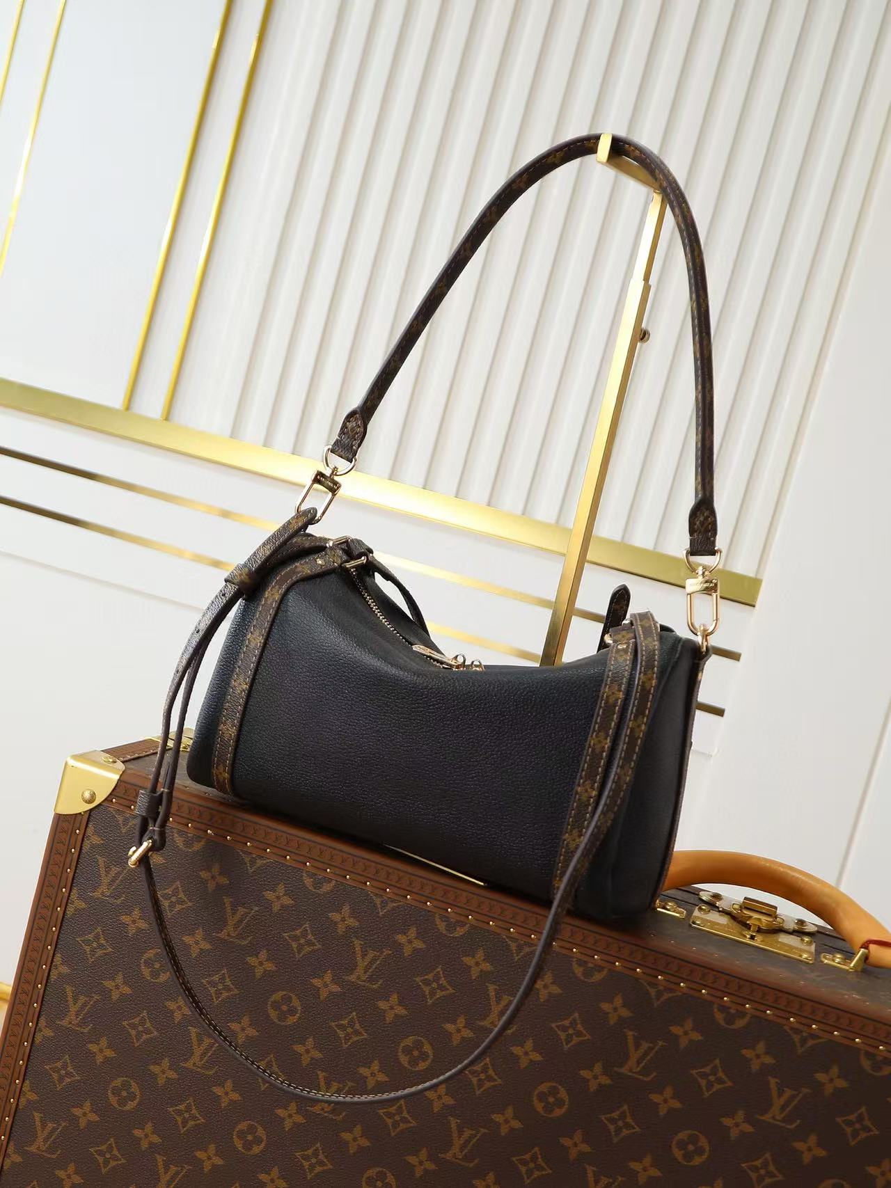 LV Express Bag 26cm Black Mix Brown Calfskin