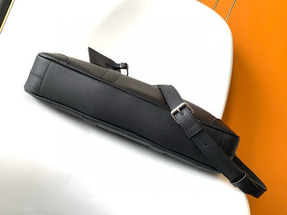 LV Porte-Documents Voyage PM Handbag Black Taiga leather