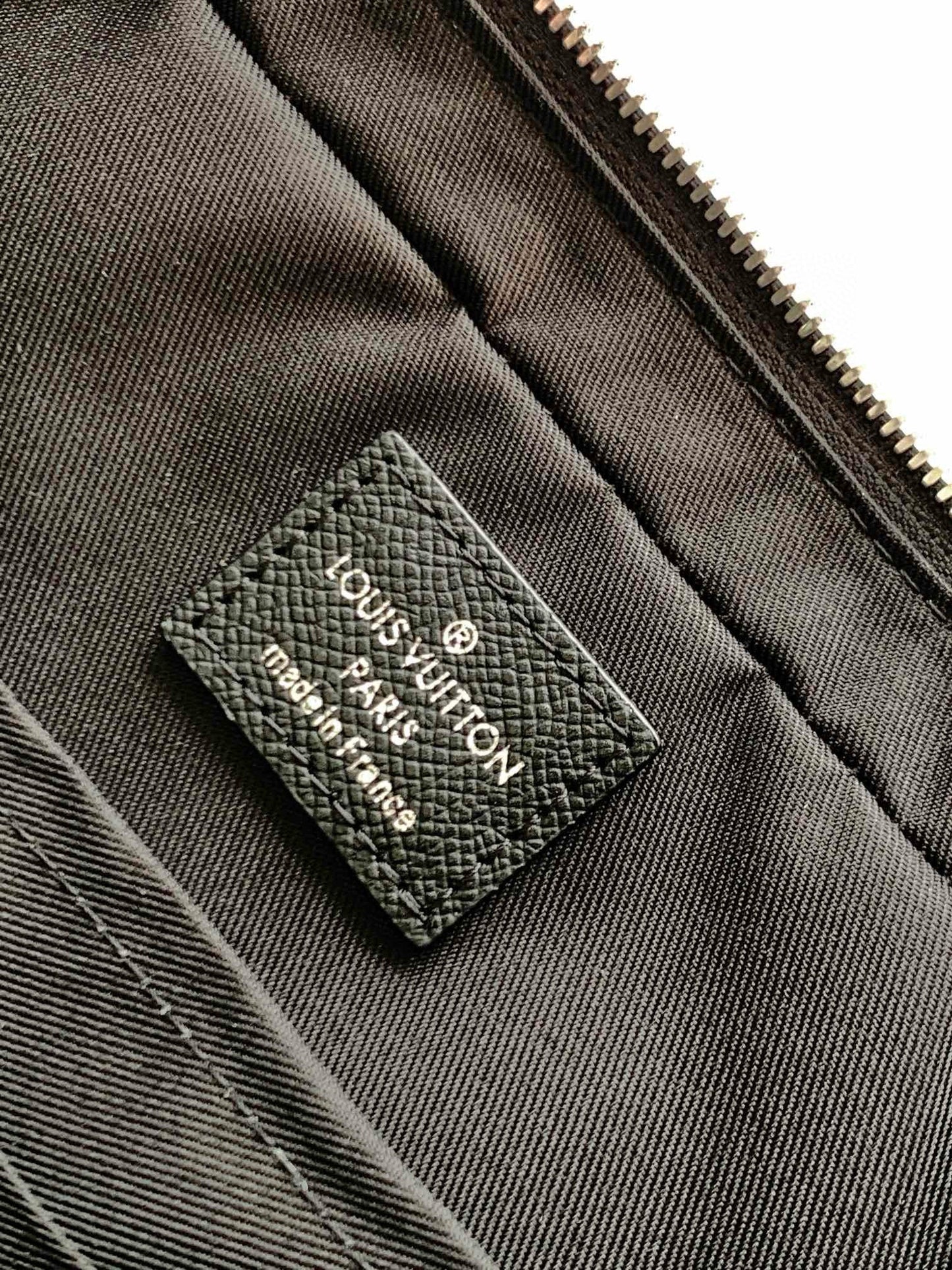 LV Porte-Documents Voyage PM Handbag Black Taiga leather