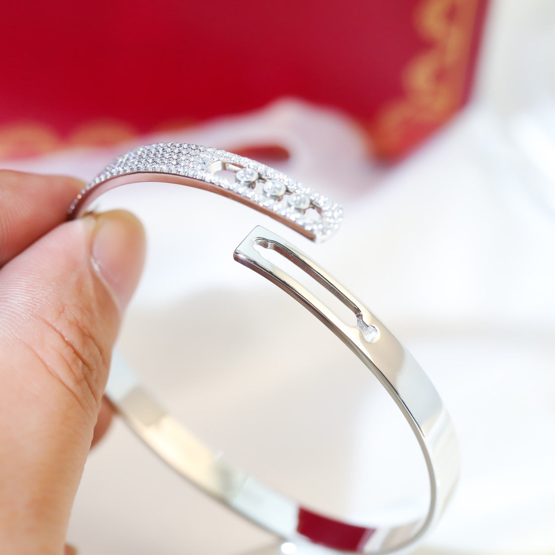 MOVE NOA PM PAVED DIAMOND BRACELET