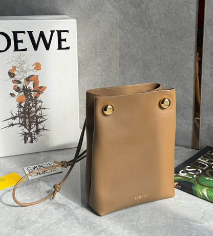 Loew Pebble Annagram 17cm Brown Calfskin