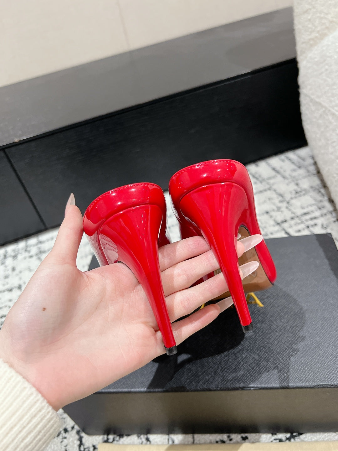 Alaia 25 Spike High Heel Mules Red Lampskin 293183