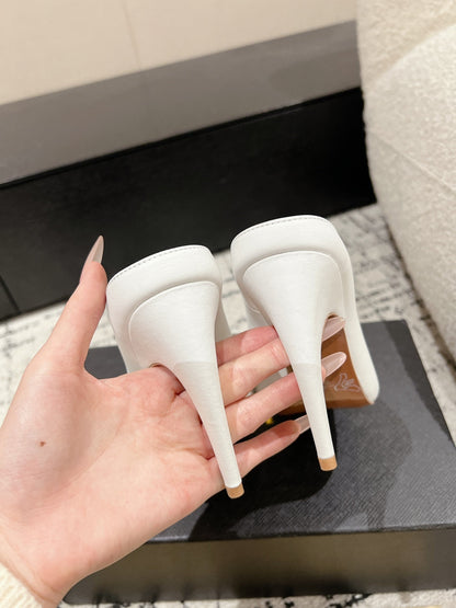 Alaia 25 Azzedine High Heels Mules With Gold Hardware White Calfskin 293186