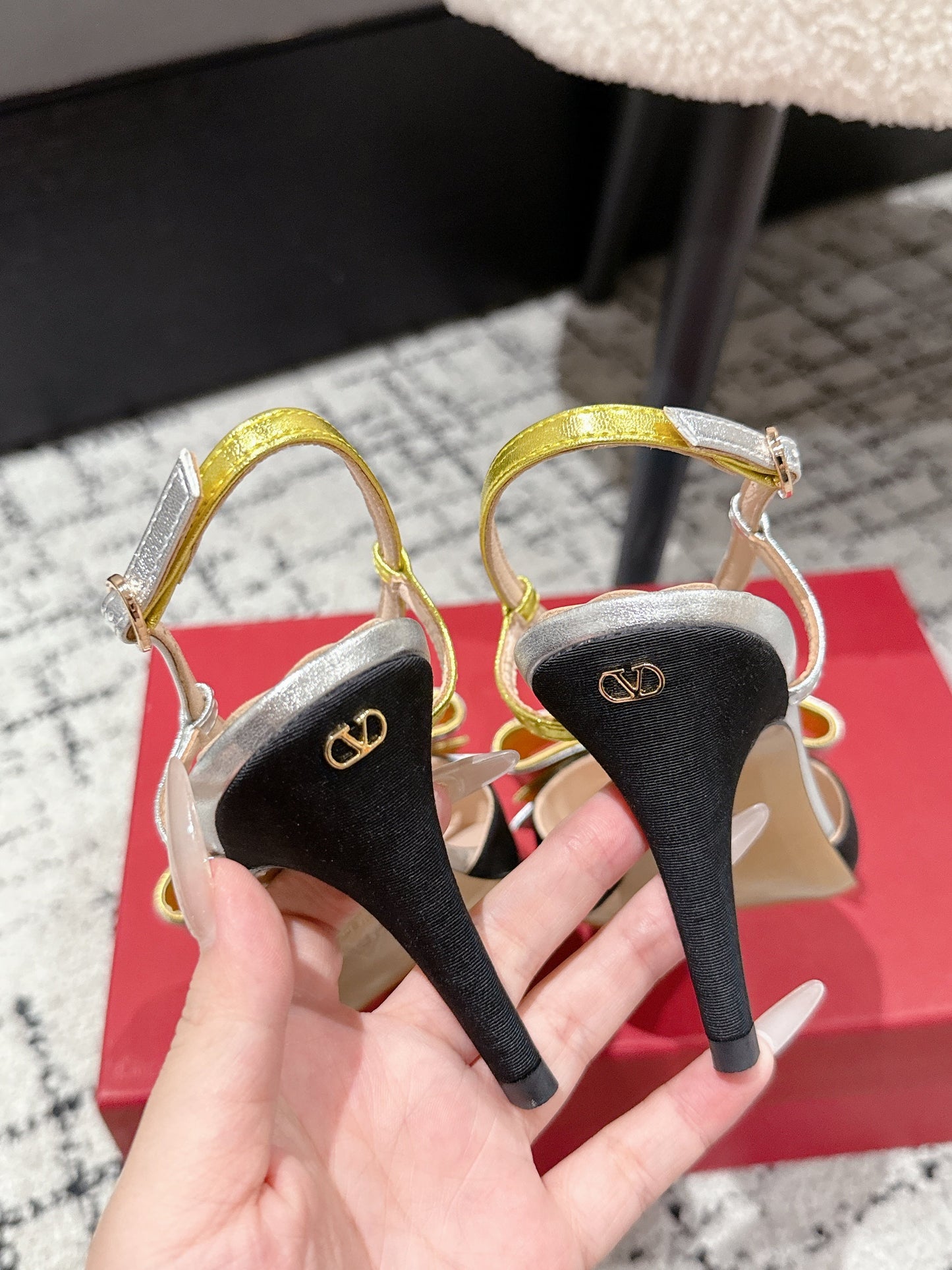 VT 25 Bowow Slingback Black Sliver Satin Sheepskin 327739