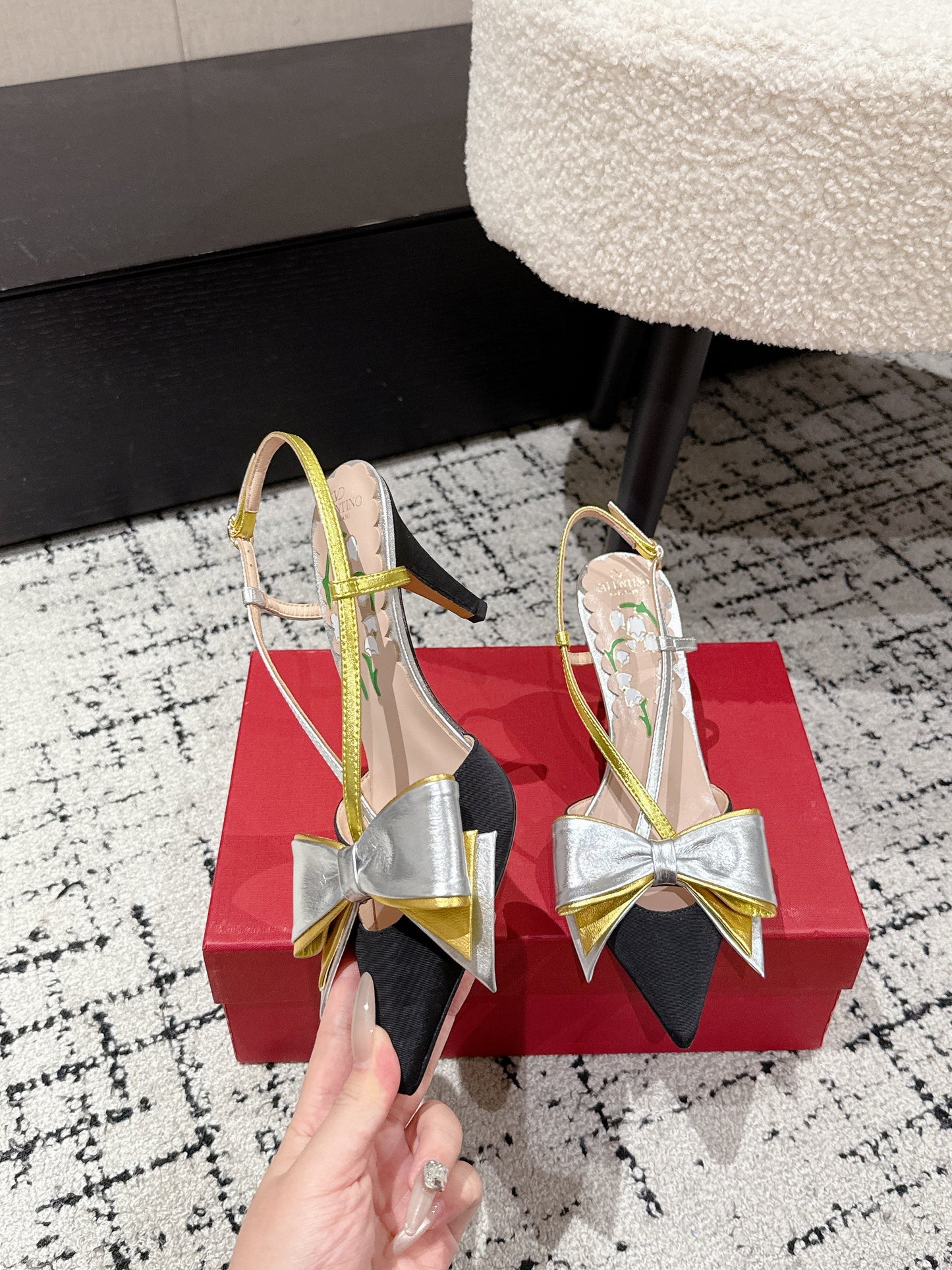 VT 25 Bowow Slingback Black Sliver Satin Sheepskin 327739
