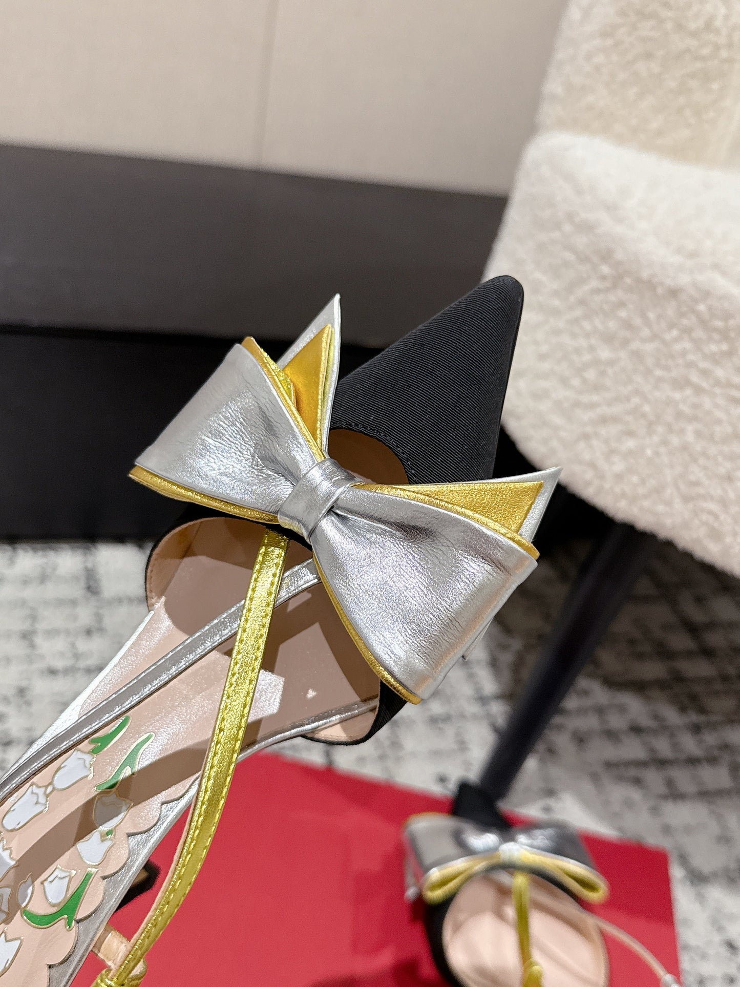 VT 25 Bowow Slingback Black Sliver Satin Sheepskin 327739