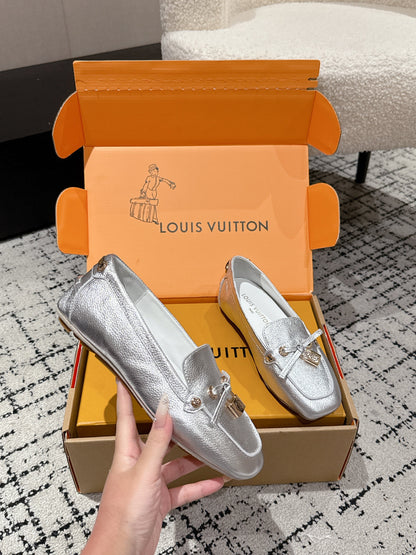 LV Flat-soled lock loafers sliver cowhide 383379