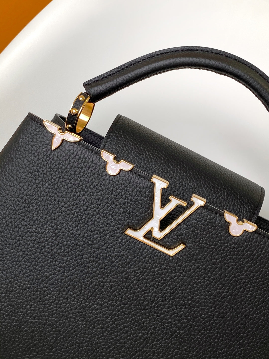LV Capucines Bag Black Taurillon Cowhide Leather 252598