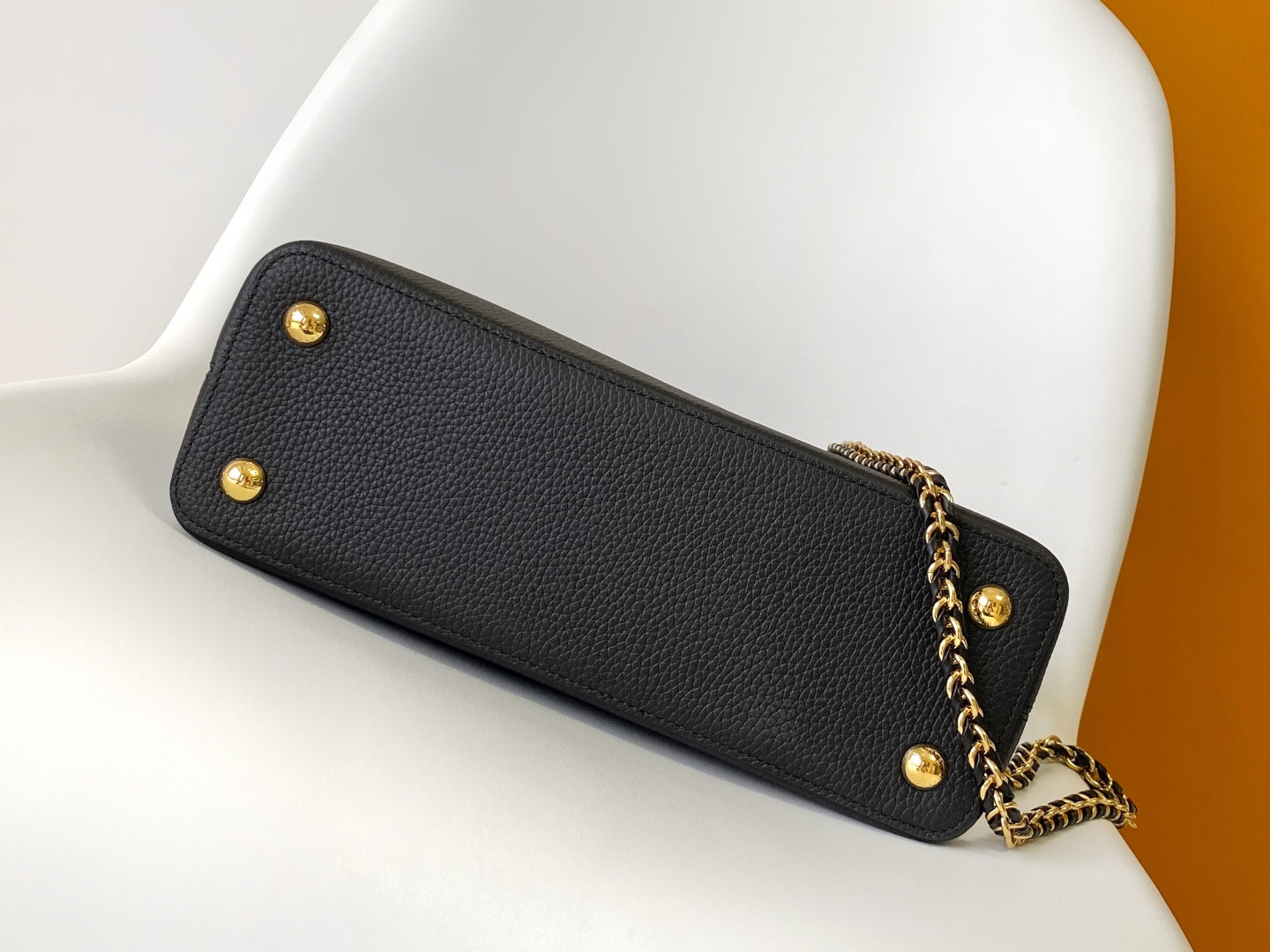 LV Capucines Bag Black Taurillon Cowhide Leather 252598