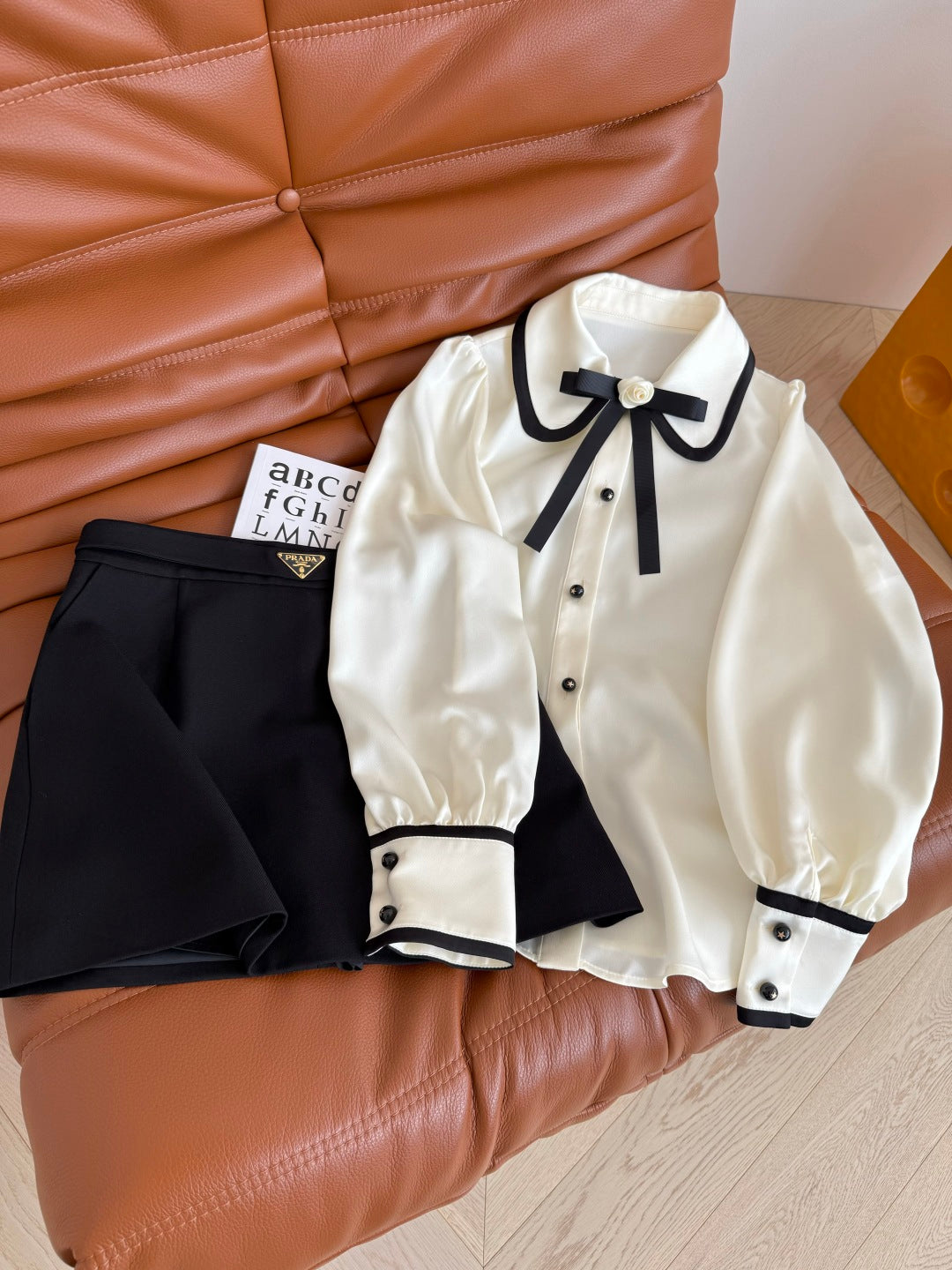 CC 25 Three-dimensional Floral Bow Shirt White Statin Fabric