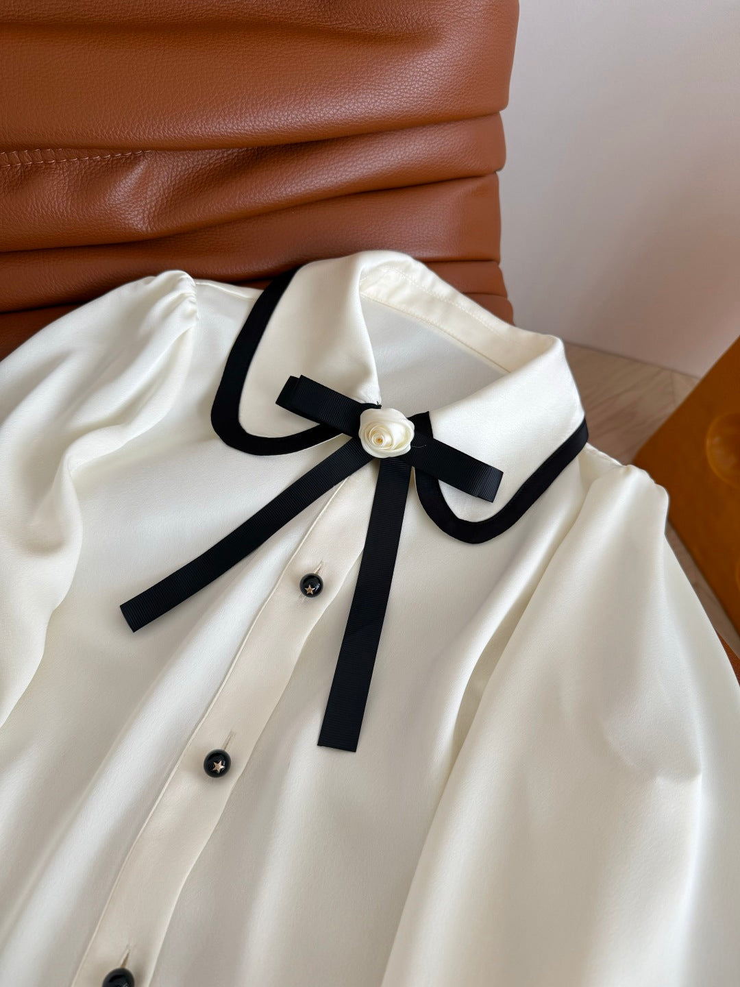CC 25 Three-dimensional Floral Bow Shirt White Statin Fabric