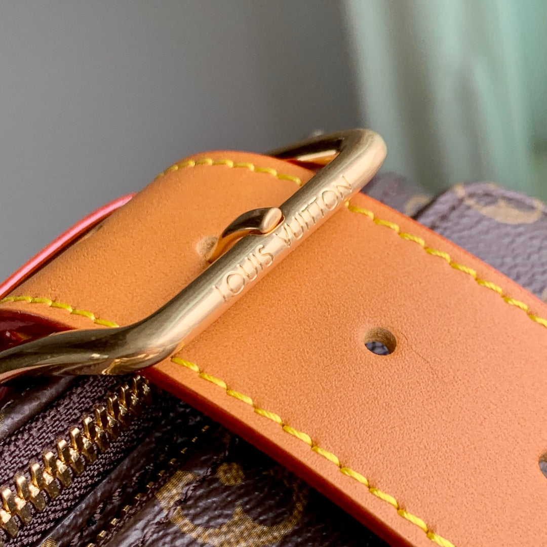 LV Bumbag 15cm Brown Monogram Canvas 330770
