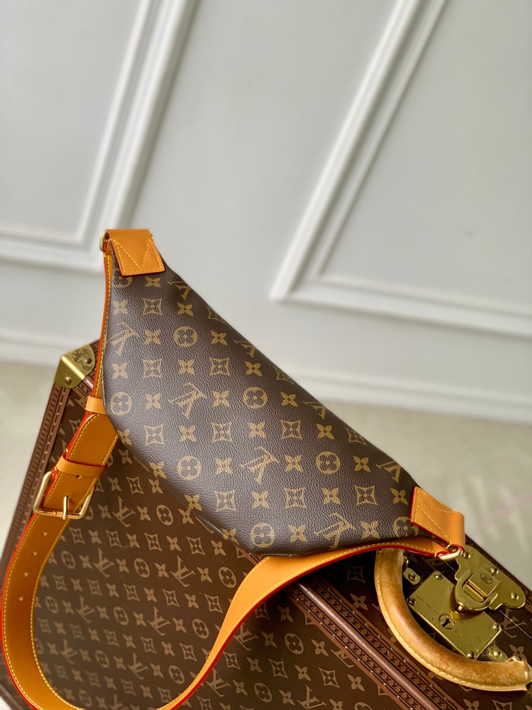 LV Bumbag 15cm Brown Monogram Canvas 330770