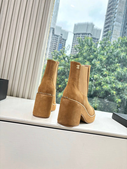 CC 25 Short Boot Dark Beige Suede 430302