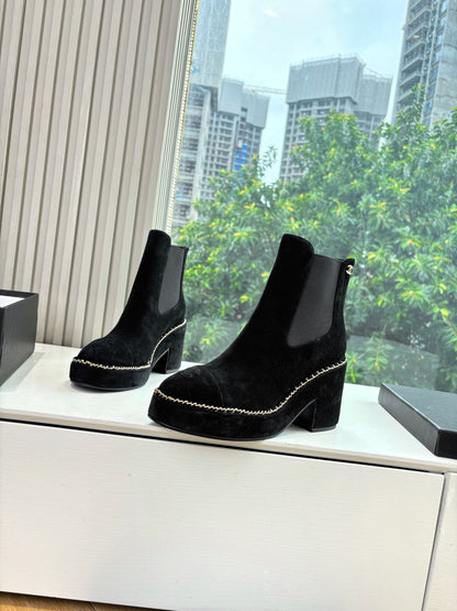 CC 25 Short Boot Black Suede 430303