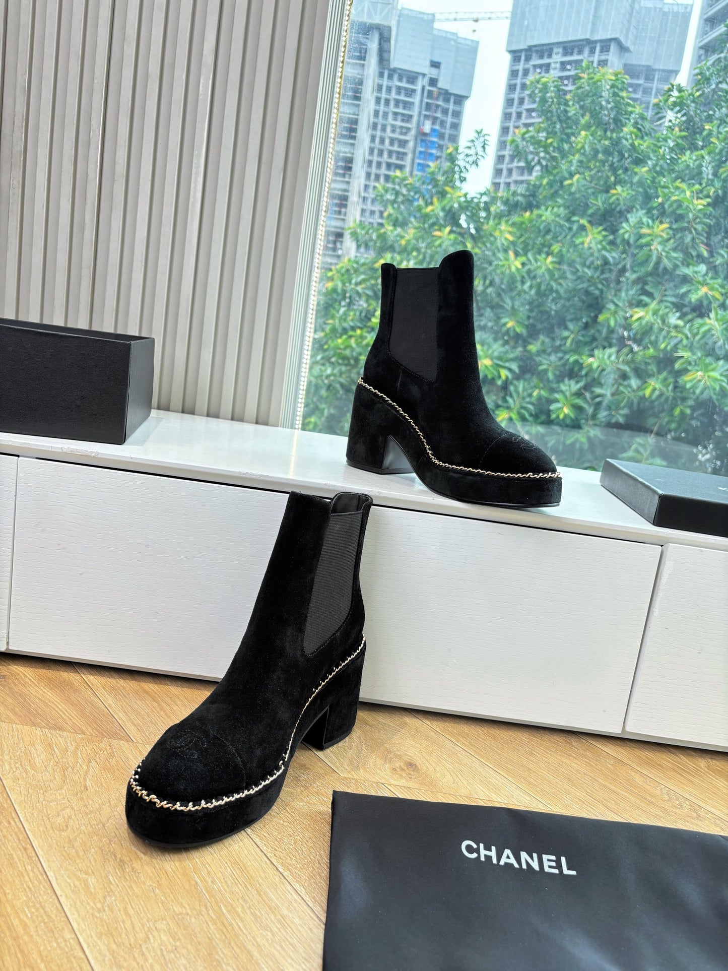 CC 25 Short Boot Black Suede 430303