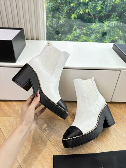CC 25 Short Boot White Calfskin 430305