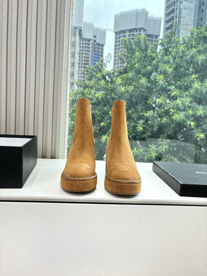 CC 25 Short Boot Dark Beige Suede 430302