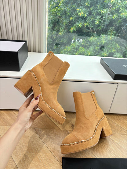 CC 25 Short Boot Dark Beige Suede 430302