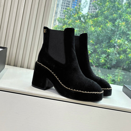 CC 25 Short Boot Black Suede 430303