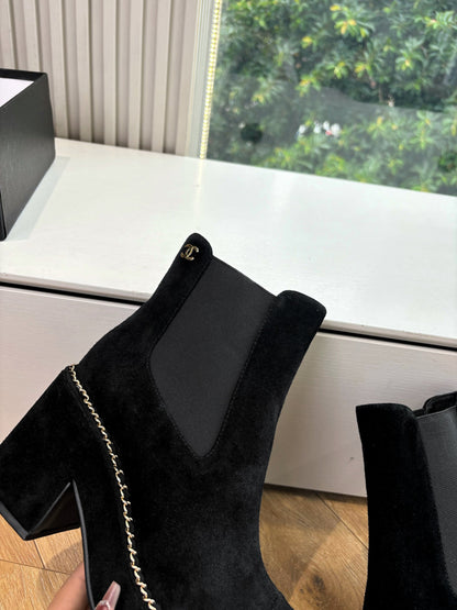 CC 25 Short Boot Black Suede 430303