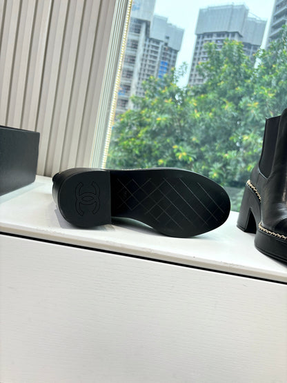 CC 25 Short Boot Black Calfskin 430304