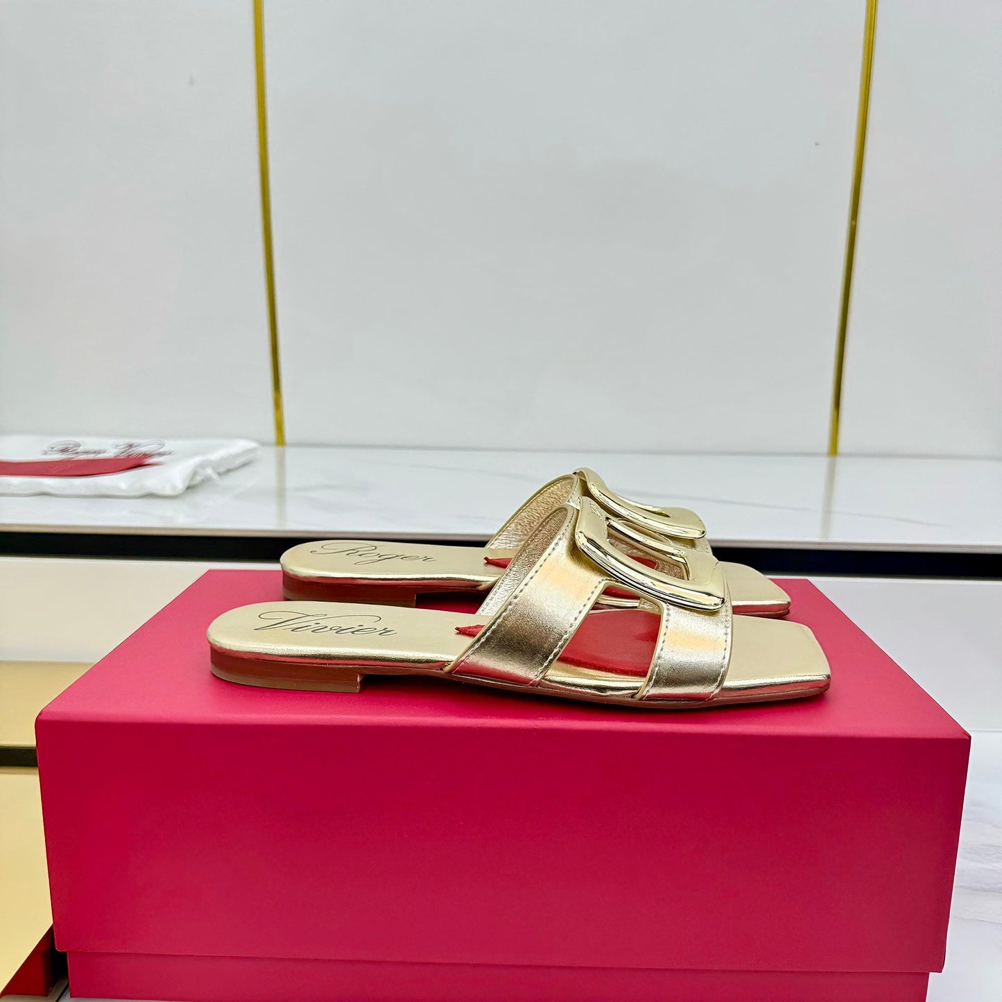 Belle Viv 25 Slides Gold Cowhide 332358
