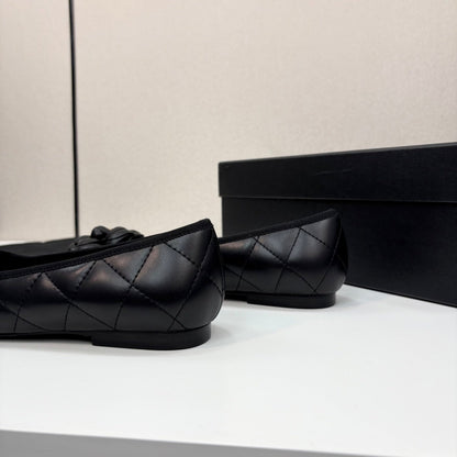 CC 25 Ballet Flat Flower Black Quilted Calfskin