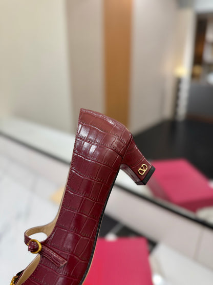 VT 25 Vlogo Signature Red Pumps Cowhide