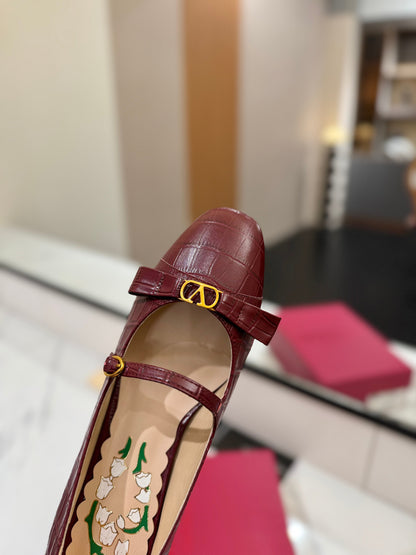 VT 25 Vlogo Signature Red Pumps Cowhide