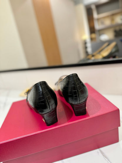 VT 25 Vlogo Signature Black Pumps Cowhide 341054