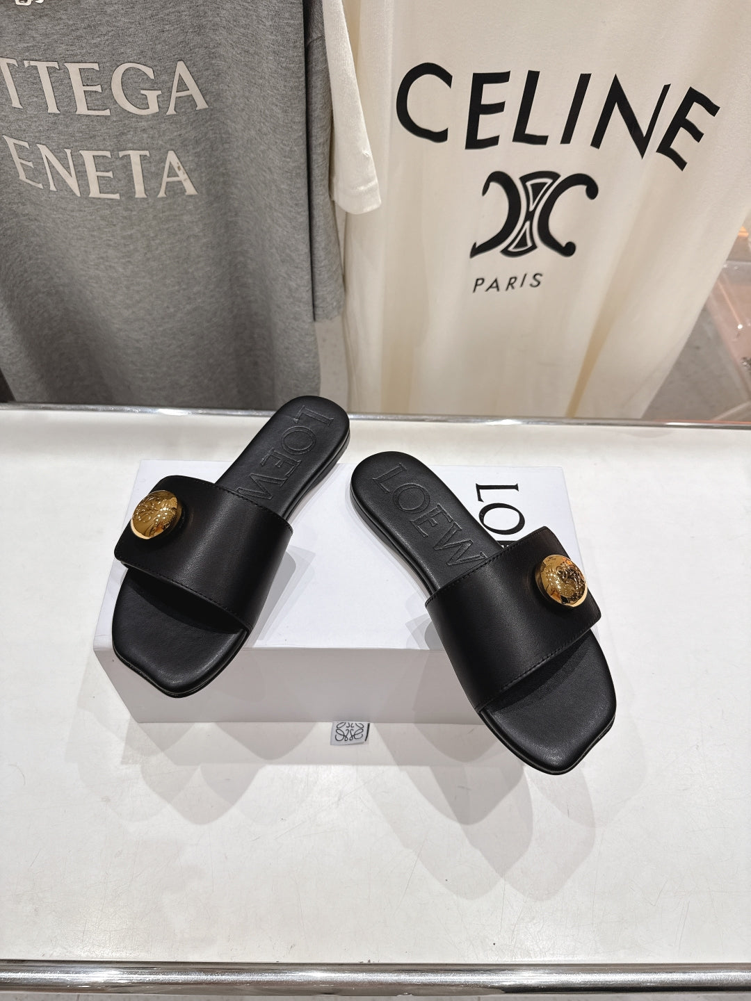 Loewe 25 Pebble Slide Black Calfskin 325329