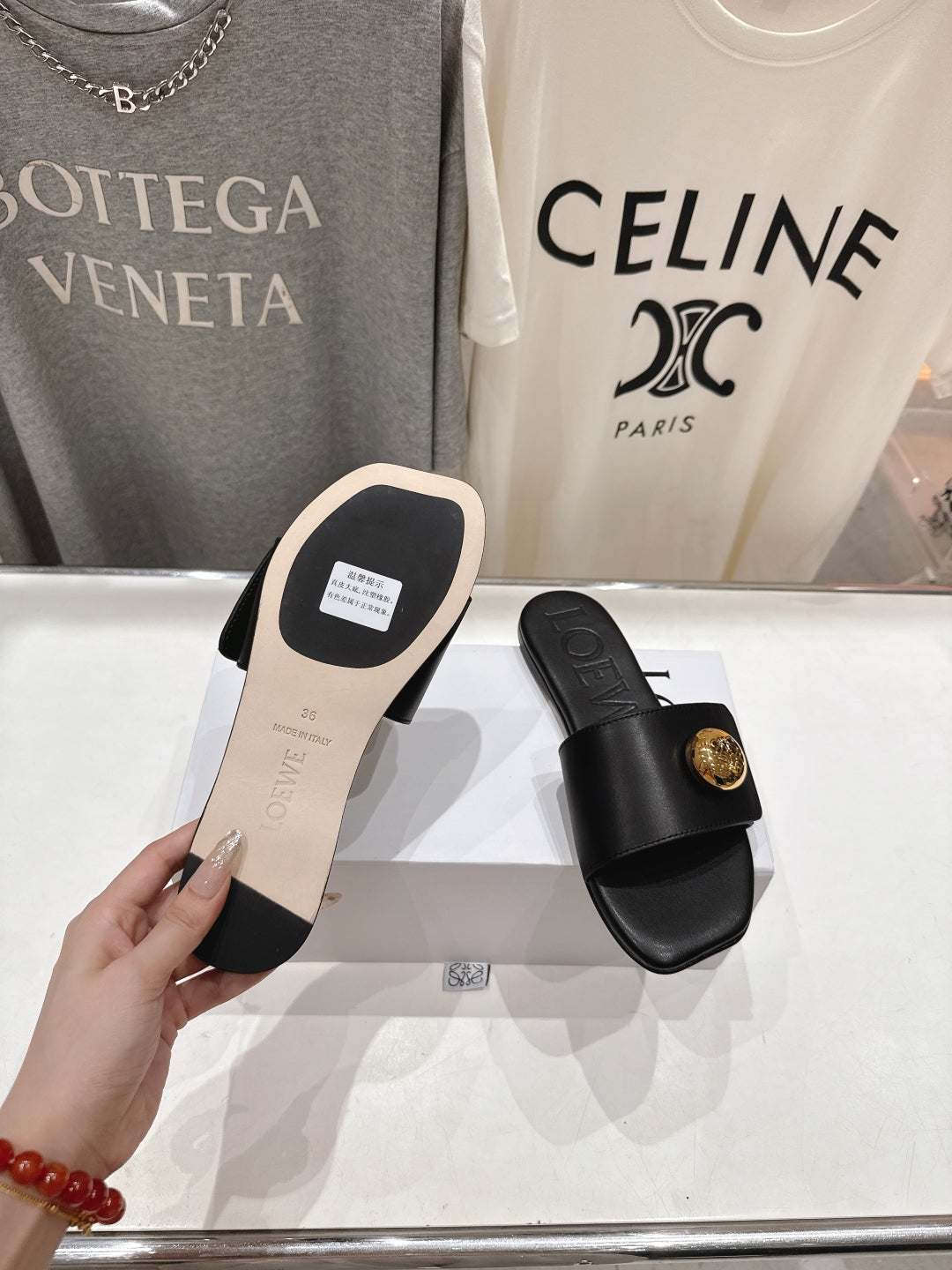 Loewe 25 Pebble Slide Black Calfskin 325329