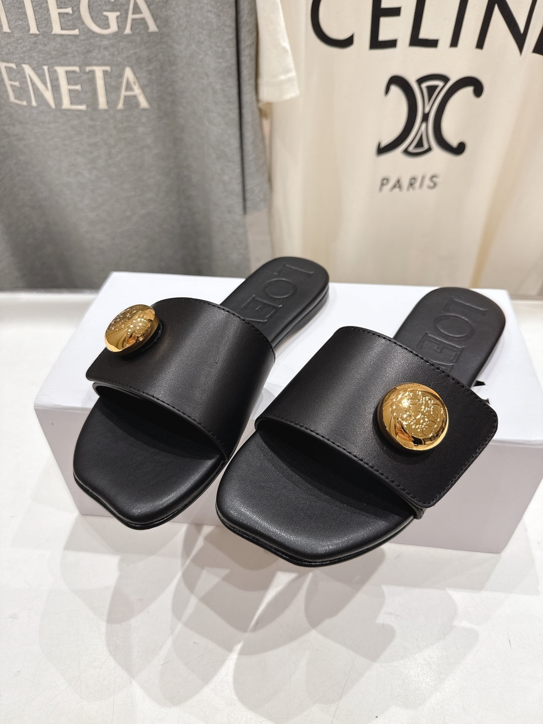 Loewe 25 Pebble Slide Black Calfskin 325329