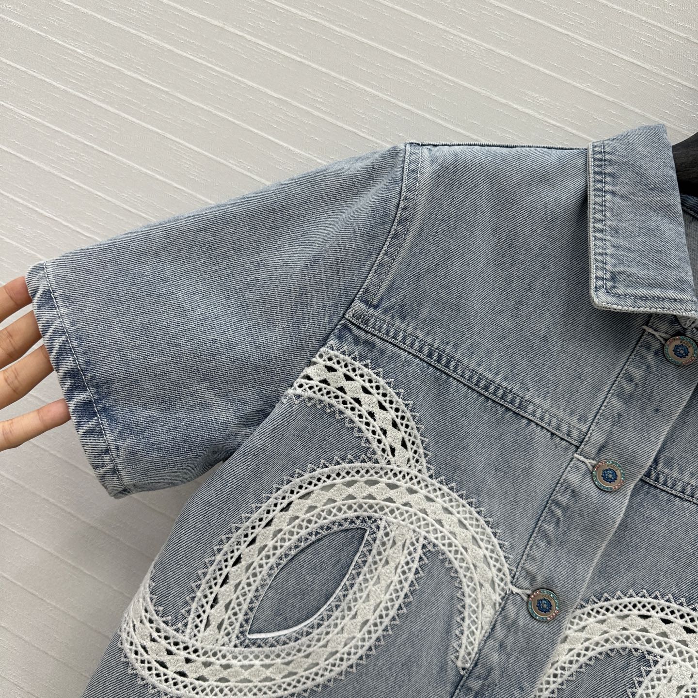 CC 25 Round Neck Short-sleeved Jacket Light Blue Denim Cotton
