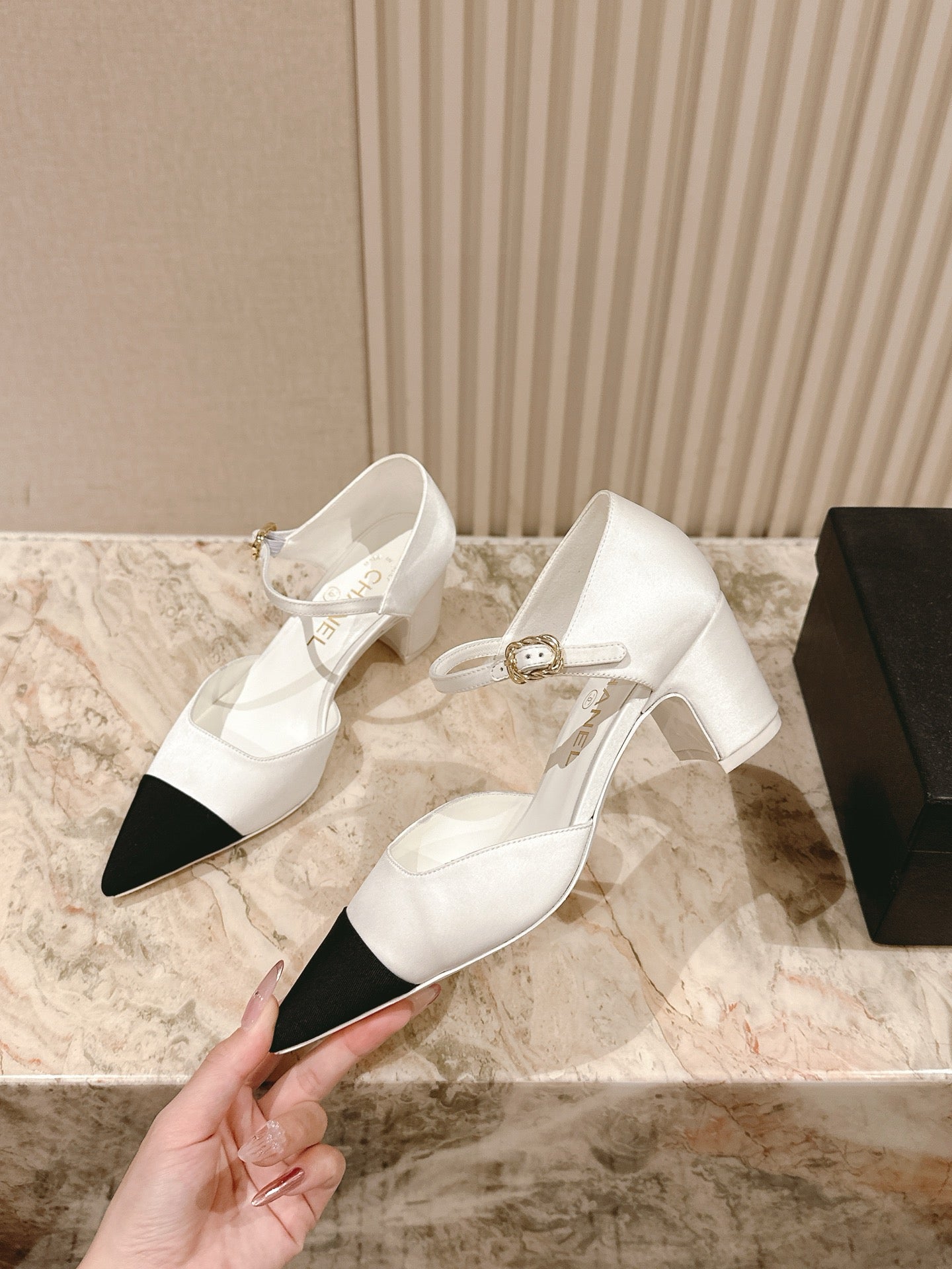 CC 25 Mary Jane Heels Silk and Sheepskin 267845