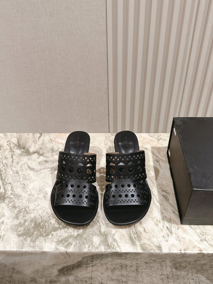 Alaia 2025 Vienne Cutout Kitten-Heel Slide Sandals Black Leather 293648
