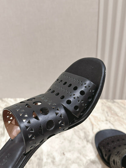 Alaia 2025 Vienne Cutout Kitten-Heel Slide Sandals Black Leather 293648