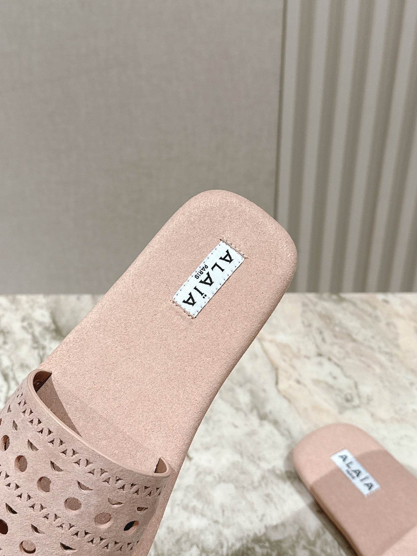 Alaia 2025 Hollow Slippers Pink Leather 293652